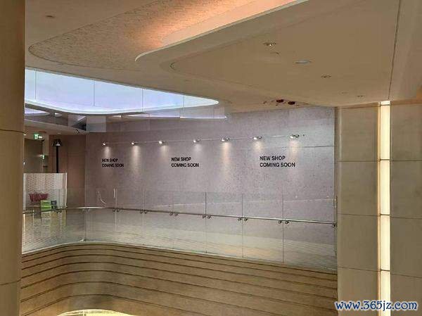 香港铜锣湾希慎广场14楼巴奴门店围挡